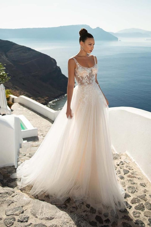 Scoop Sleeveless Appliqued Sheer Tulle A-Line Wedding Dress