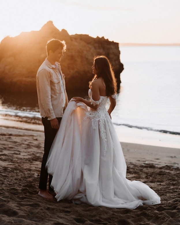 Off-the-Shoulder Tulle Wedding Dress, Lace Appliques, Long Length