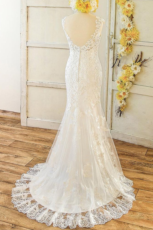 Elegant Strapless Mermaid Dress with Applique Lace