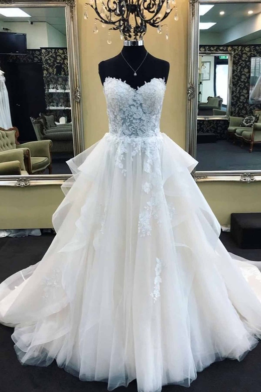 Elegant Sweetheart Long Wedding Dress With Lace Appliques On Sale