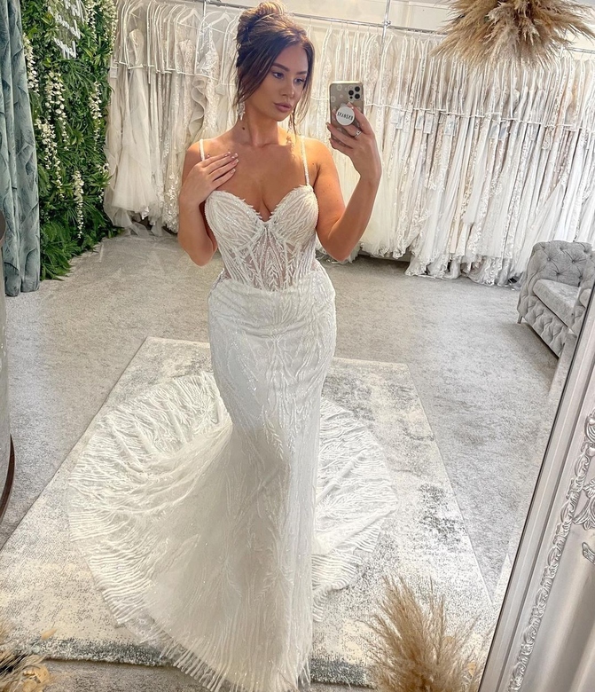 Fabulous Mermaid Floor-Length Sweetheart Spaghetti Straps Wedding Gown