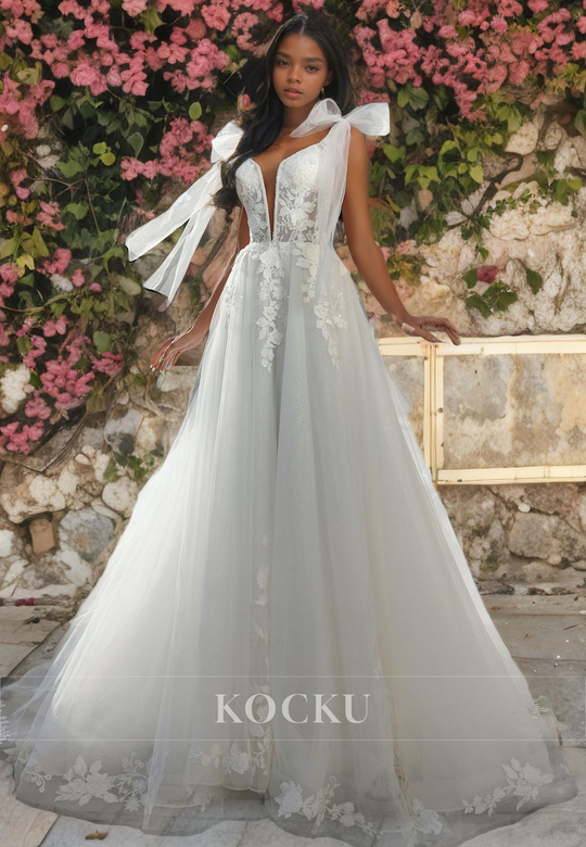 Couture Straps V-Neck A-Line Appliques Tulle Wedding Gown