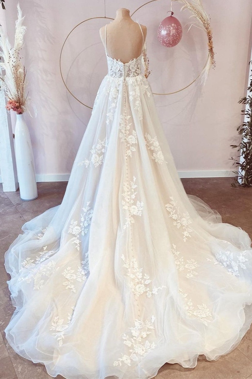 V-Neck Sleeveless Lace Wedding Dress