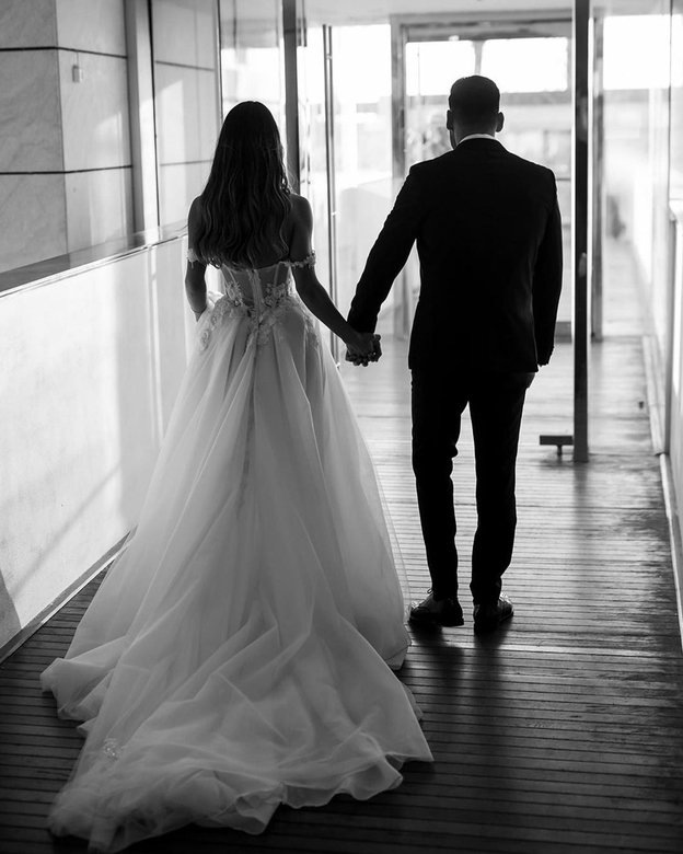 Off-the-Shoulder Tulle Wedding Dress, Long, with Appliques