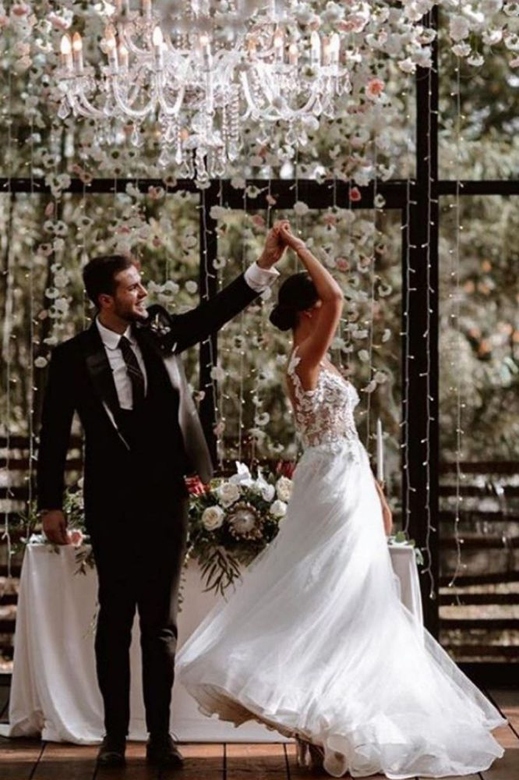 Classic Cap-Sleeve Tulle Lace Simple Dress, Garden Bridal Gown