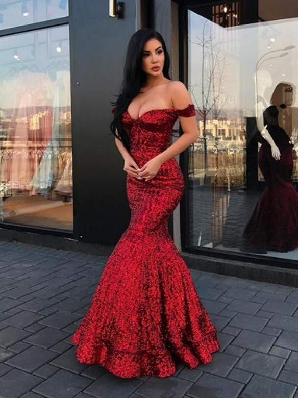 Elegant Off-the-Shoulder Tulle Mermaid Prom Gown