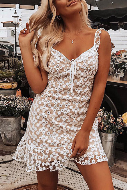 Flower Lace Sleeveless Short Dress for Delicate Elegance