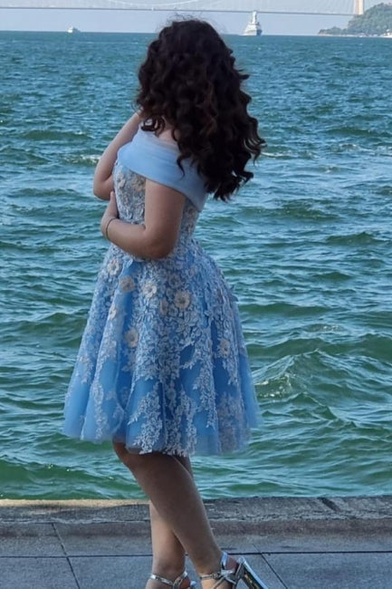 Satin A-Line Light Blue Tulle Short Off The Shoulder Sleeve Prom Dress with Appliques