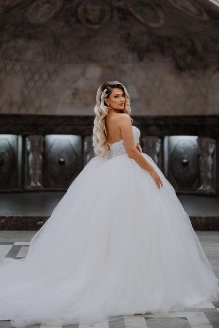 Sweetheart Ball Gown Sleeveless Floor-Length Tulle Dress with Appliques